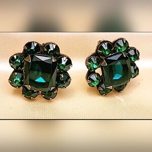 STERLING SILVER EMERALD GREEN PRONGED RHINESTONES SCREWBACK CLIP-ON EARRINGS-1"